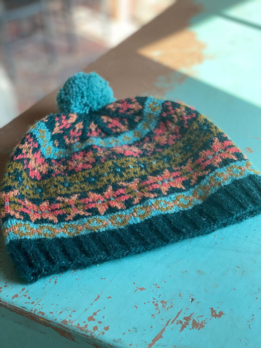 Simply Shetland, Gudrun's Shetland Solstice Holiday Hat Kit - Original